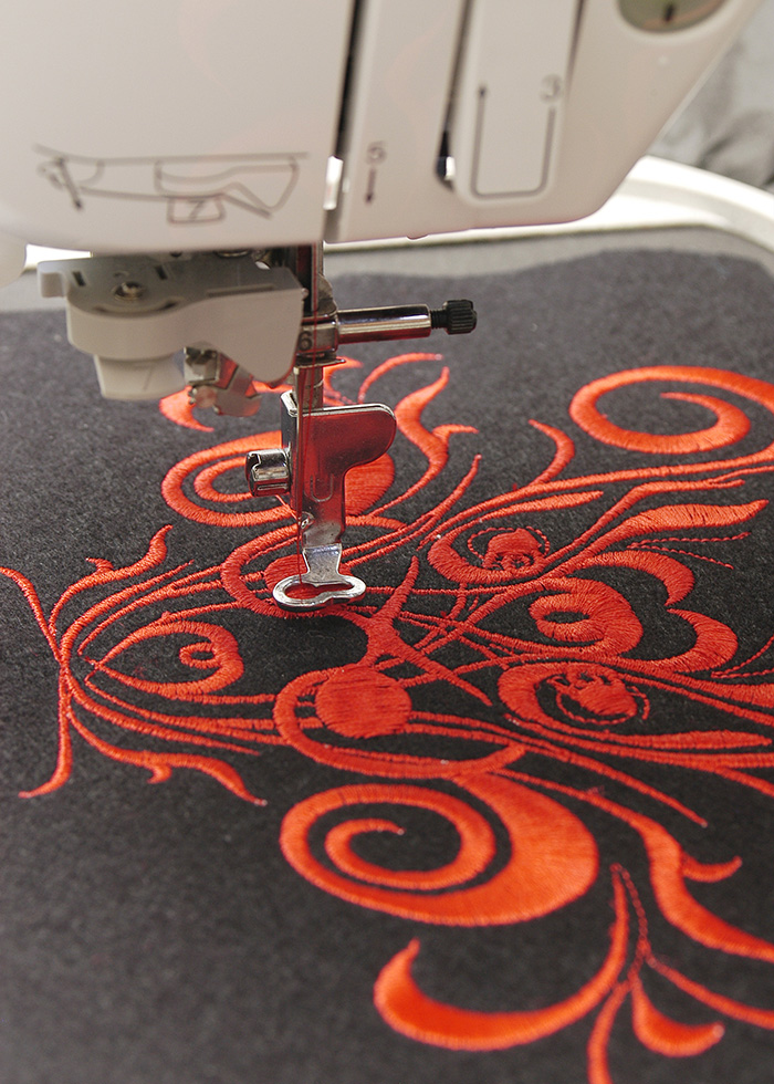 embroidery-75583618-crop1